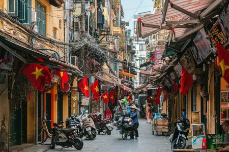 EXPLORE HANOI ON VINTAGE VESPA – NINH BINH