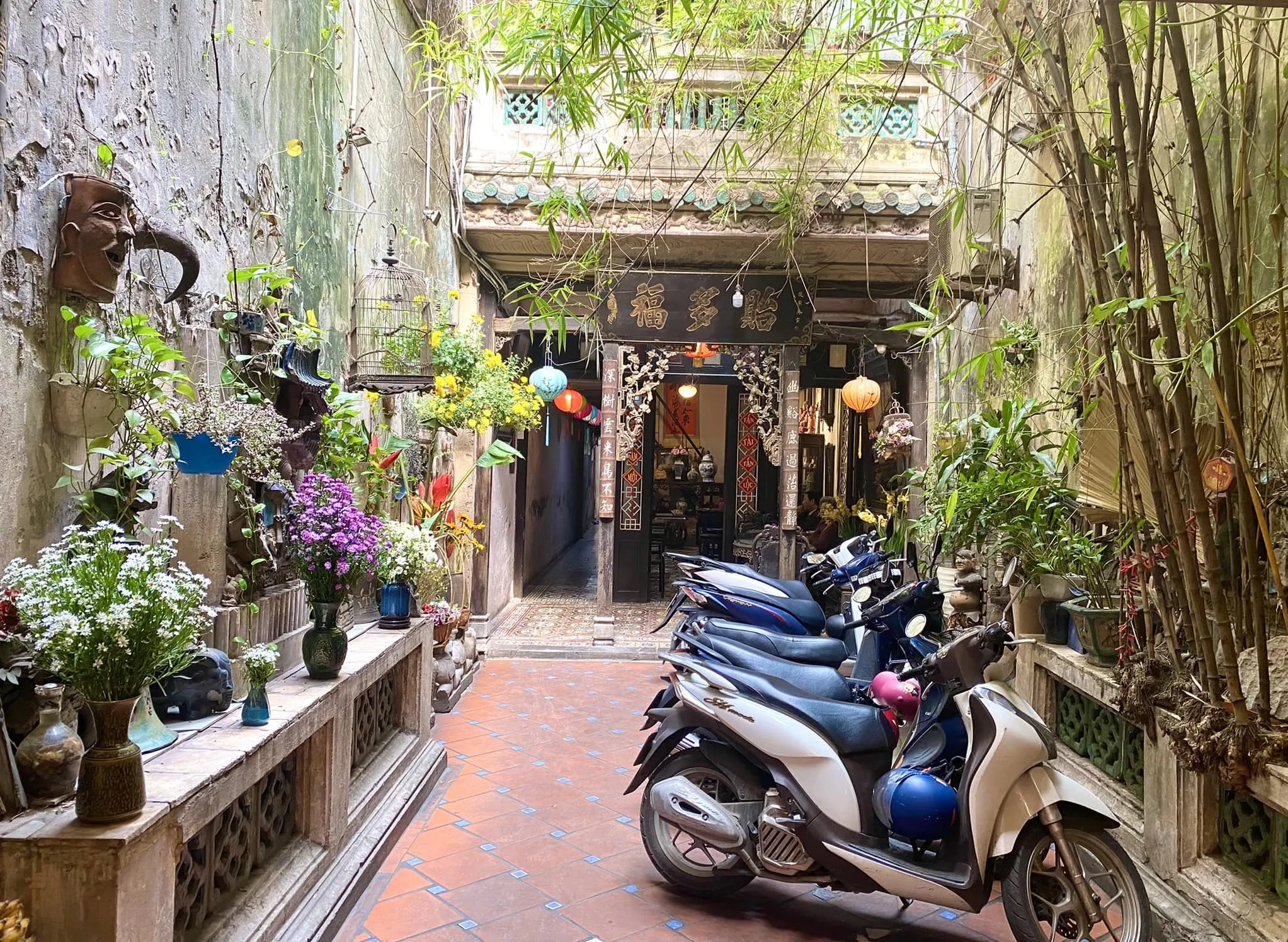 Hanoi Old Quarter food stall