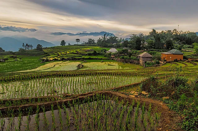 Sapa sunrise over mountains