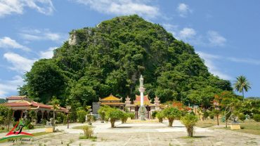 Discover the Serenity of Quan Am Pagoda in Da Nang