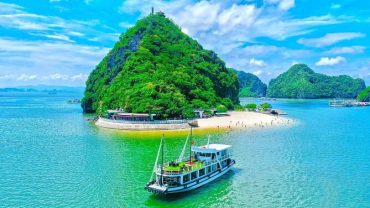 Experience the Magic of Ha Long Bay: Your Ultimate Guide to the Perfect Day Tour