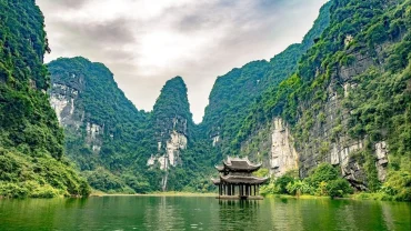 Discovering Trang An Ninh Binh – A Magnificent Land Of Caves And Ecological Diversity