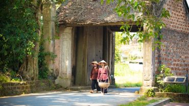 Exploring Vietnam’s Craft Villages: Bat Trang & Duong Lam